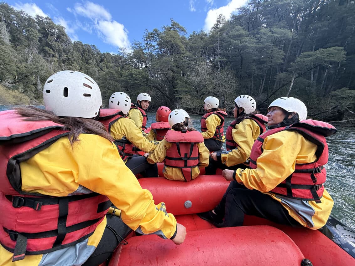Rafting light en el río Manso