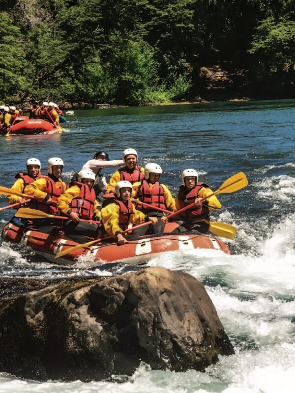 De Bariloche a la Frontera con Chile – Aventura Al Límite de rafting - Imagen 1