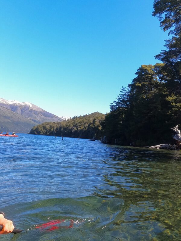 Travesía en Kayak por el Lago Gutiérrez - Imagen 2