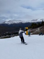 Iniciación en la Nieve: Clase Bautismo en Ski o Snowboard en Cerro Catedral - Imagen 2