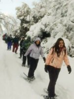 Viví la nieve en familia: caminata con raquetas, sabores regionales y una experiencia para todos en el Refugio Neumeyer - Imagem 2