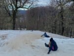 Piedras Blancas: juegos en la nieve, trineos y 4 ascensos en aerosilla con traslado incluido - Image 2
