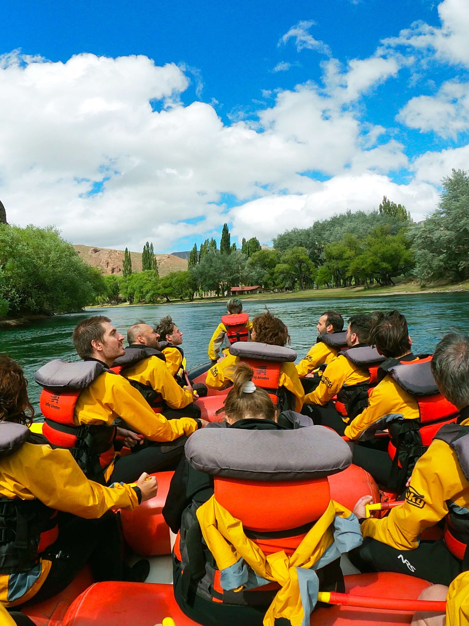 1 A GOPR2576 (1) Rafting en el río Limay: aventura por la estepa patagónica - Imagem 1
